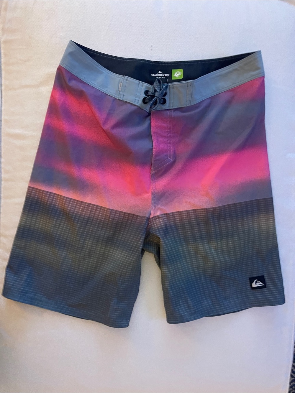 Quiksilver Men's Highline Size 29 Pink Gradient Boardshorts